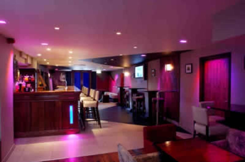 The Wander Inn Bar & Accommodation เคนแมร์ ภายนอก รูปภาพ