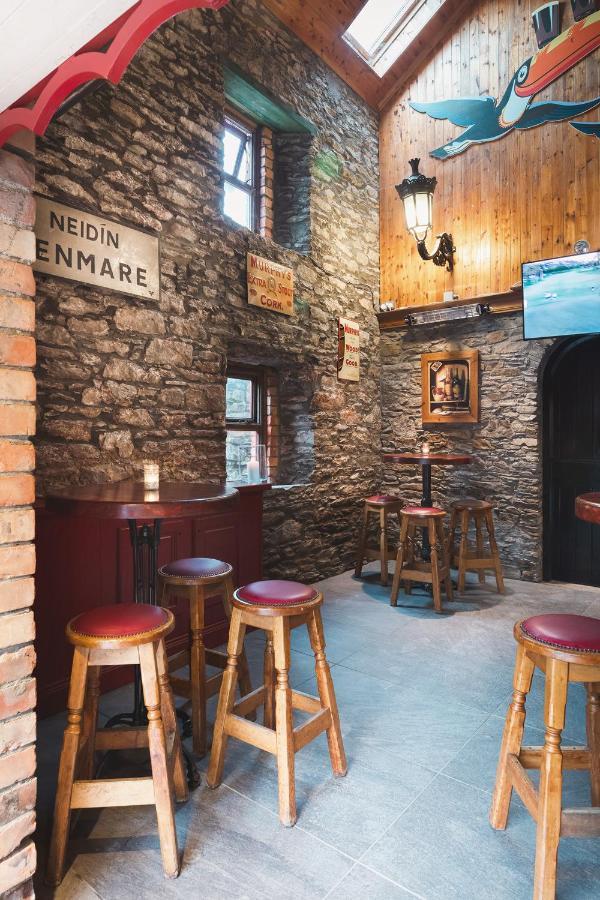 The Wander Inn Bar & Accommodation เคนแมร์ ภายนอก รูปภาพ
